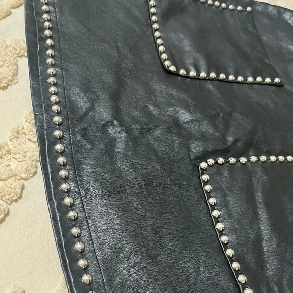 Black leather studded skirt size small - Picture 3 of 4